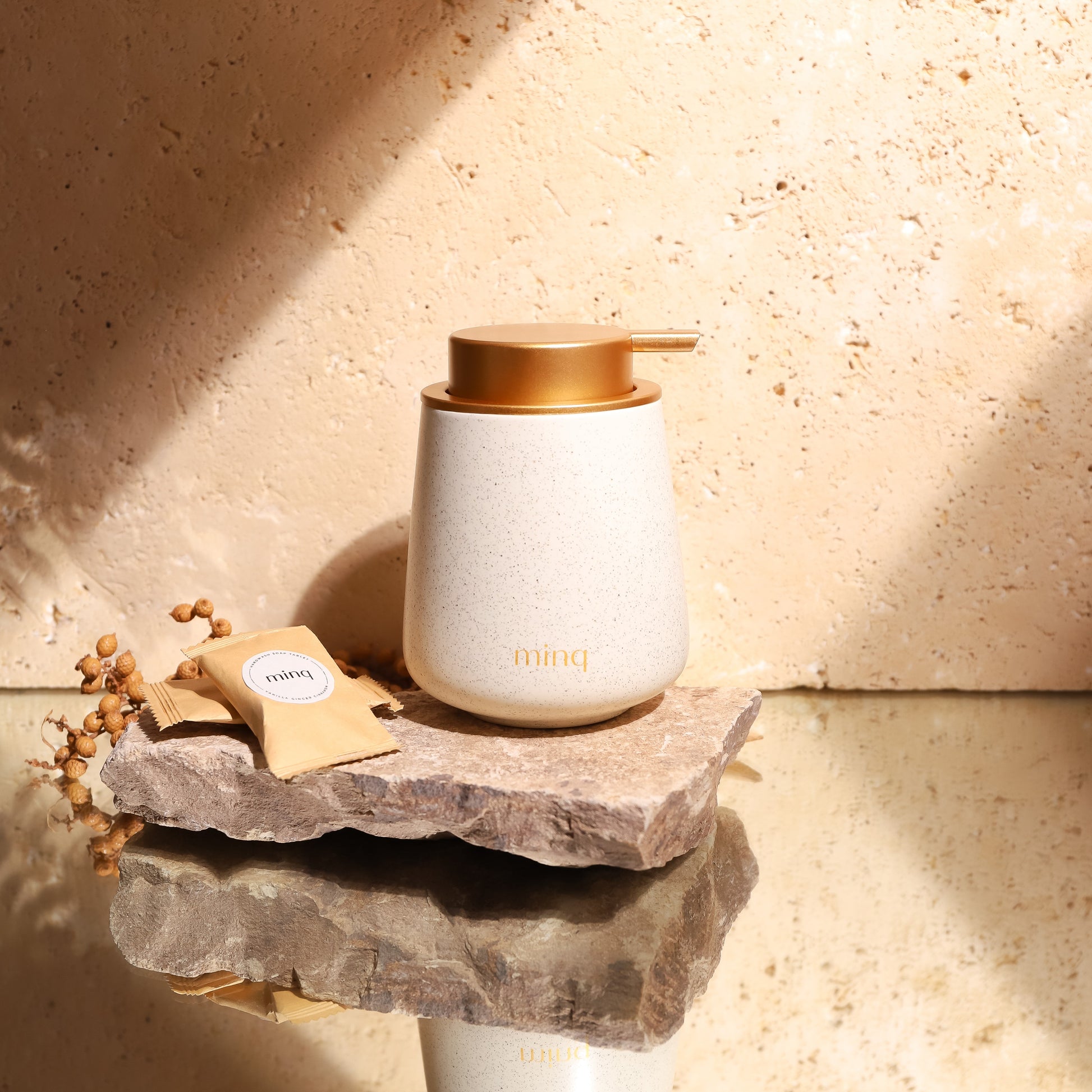 Ceramic foam soap dispenser with refillable handwash soap tablets